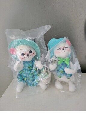 Annalee 2008 Spring Girl Boy Easter Mouse Green Egg Basket Doll Set Mice Hat